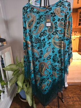 L&B Teal Paisley Velvet Fringe Throw - L&B